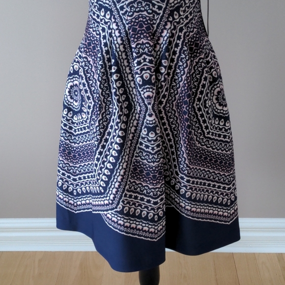 NWT Vince Camuto Dress - Picture 2 of 8